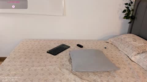 Snapshot of sarah_rayy chatting on 03/11/25, 10:31 sarah_rayy online show from 03/11/25, 10:31