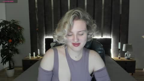 Snapshot of sarah_soul chatting on 12/17/24, 01:07 Sarah online show from 12/17/24, 01:07