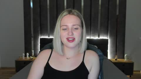 Snapshot of sarah_soul chatting on 01/08/25, 06:41 Sarah online show from 01/08/25, 06:41