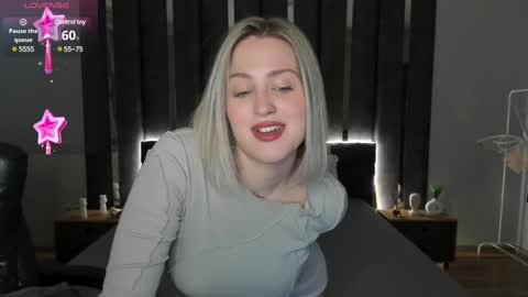 Snapshot of sarah_soul chatting on 01/24/25, 12:42 Sarah online show from 01/24/25, 12:42
