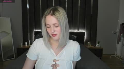 Snapshot of sarah_soul chatting on 02/05/25, 03:55 Sarah online show from 02/05/25, 03:55