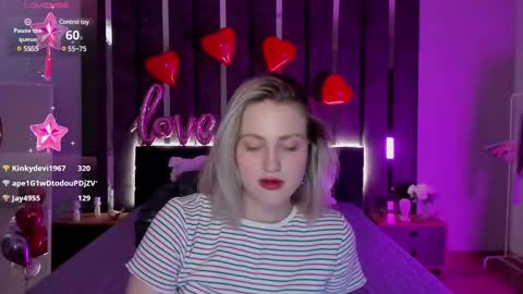 Snapshot of sarah_soul chatting on 02/15/25, 07:06 Sarah online show from 02/15/25, 07:06