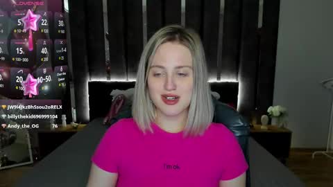 Snapshot of sarah_soul chatting on 02/25/25, 04:35 Sarah online show from 02/25/25, 04:35