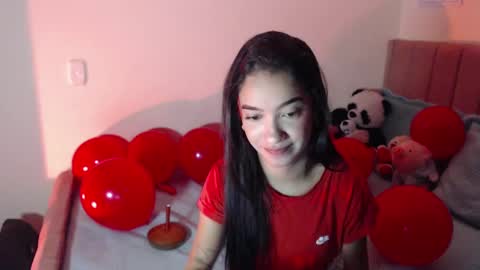 Snapshot of sarah_stone15 chatting on 12/05/24, 01:06 Sarah online show from 12/05/24, 01:06