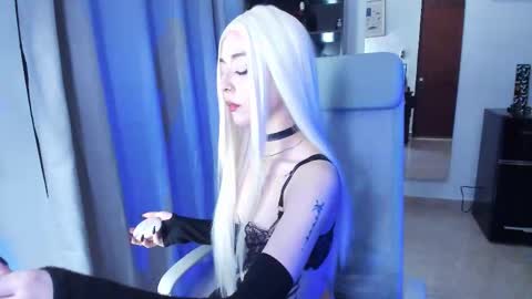 Snapshot of sarahbellamy chatting on 11/22/25, 09:41 Sarah online show from 11/22/25, 09:41