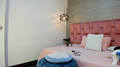 Sarah Deyvis online show from 01/06/25, 04:44