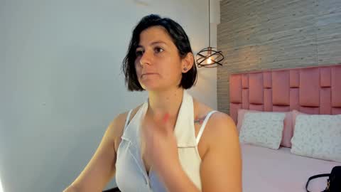 Sarah Deyvis online show from 01/13/25, 01:39