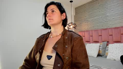 Sarah Deyvis online show from 01/23/25, 01:56