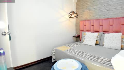 Sarah Deyvis online show from 01/28/25, 02:42