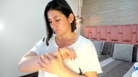 Sarah Deyvis online show from 02/21/25, 07:32