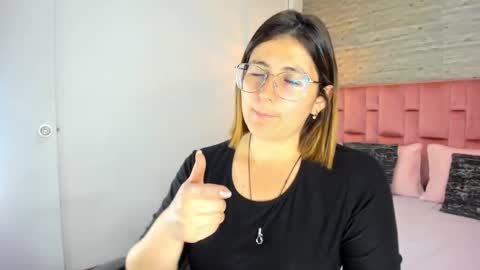 Sarah Deyvis online show from 09/18/25, 06:43