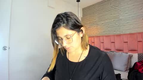 Sarah Deyvis online show from 10/09/25, 08:07