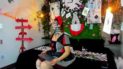 Sarah Deyvis online show from 10/30/25, 07:25