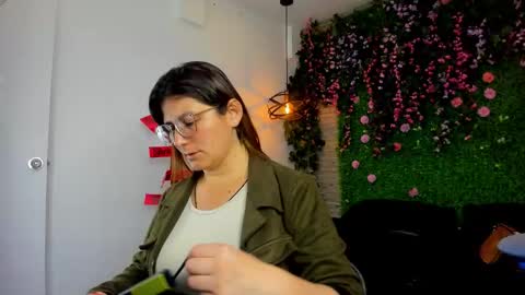 Sarah Deyvis online show from 11/03/25, 03:57