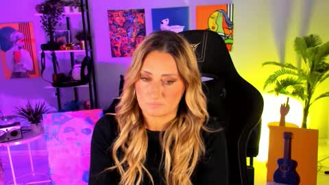 Divine Sarah NONUDE model online show from 10/15/25, 12:27