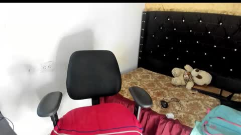 Sarah online show from 10/17/25, 07:11