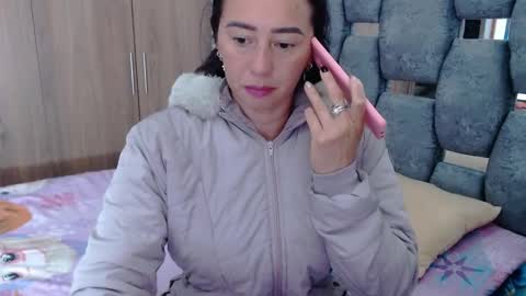 Lia online show from 02/12/25, 12:33