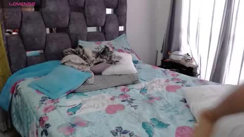 Lia online show from 10/07/25, 06:16