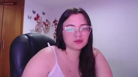 Snapshot of sarahros1 chatting on 02/10/25, 11:34 Sarah online show from 02/10/25, 11:34