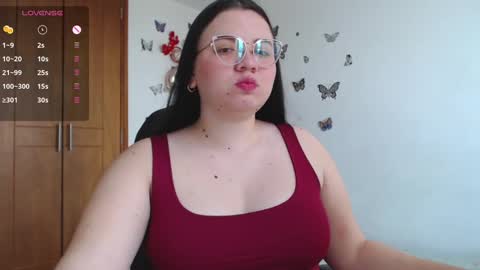 Snapshot of sarahros1 chatting on 03/11/25, 04:07 Sarah online show from 03/11/25, 04:07