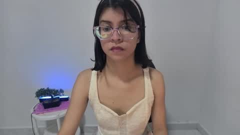 Sarah  online show from 10/10/25, 07:02