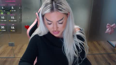 Sarah online show from 10/30/25, 07:21