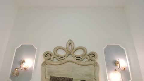 Sara online show from 12/19/24, 02:35