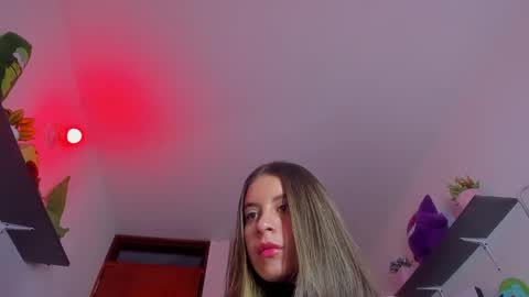 Snapshot of saralolo420 chatting on 02/04/25, 01:56 sara online show from 02/04/25, 01:56