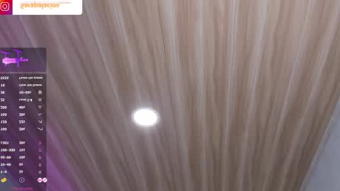 Snapshot of sarapalacios__ chatting on 12/30/24, 03:47 online show from 12/30/24, 03:47