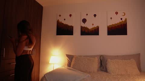 Sara online show from 10/23/25, 10:52