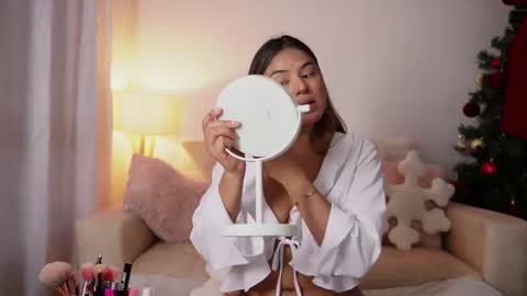 Sara online show from 11/25/25, 10:54