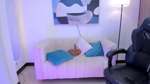 I am Sara  online show from 11/15/25, 10:37