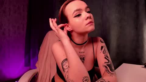 Snapshot of sararomoney chatting on 02/09/25, 05:01 Sara online show from 02/09/25, 05:01
