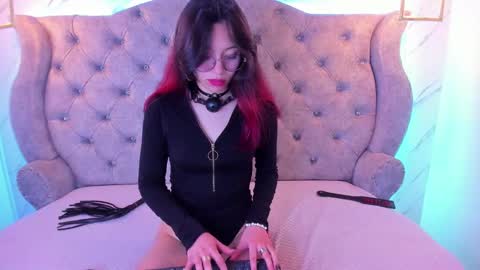 Snapshot of sarasaenz__ chatting on 01/13/25, 02:21 online show from 01/13/25, 02:21