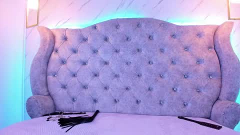 Snapshot of sarasaenz__ chatting on 01/15/25, 05:05 online show from 01/15/25, 05:05