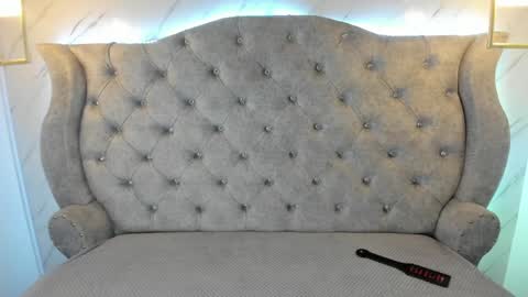 Snapshot of sarasaenz__ chatting on 02/08/25, 11:33 online show from 02/08/25, 11:33