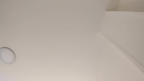 Snapshot of sarasaenz__ chatting on 02/15/25, 11:28 online show from 02/15/25, 11:28