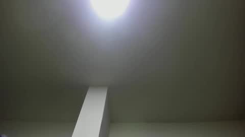 Snapshot of sarasaenz__ chatting on 02/18/25, 11:22 online show from 02/18/25, 11:22
