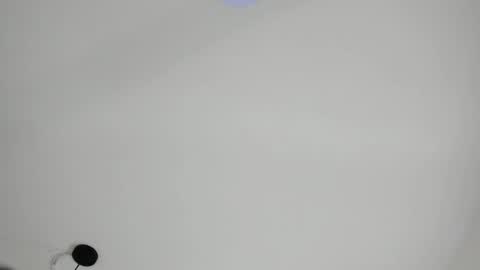Snapshot of sarasaenz__ chatting on 02/22/25, 10:51 online show from 02/22/25, 10:51