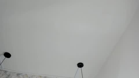 Snapshot of sarasaenz__ chatting on 03/04/25, 11:40 online show from 03/04/25, 11:40