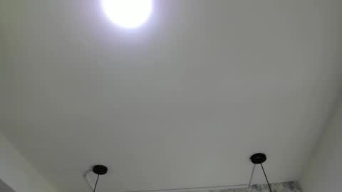 Snapshot of sarasaenz__ chatting on 03/08/25, 10:54 online show from 03/08/25, 10:54