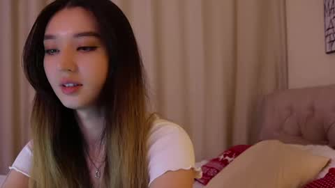 Snapshot of sarasuo chatting on 01/05/25, 11:15 Shara online show from 01/05/25, 11:15