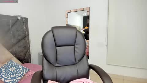      online show from 11/04/25, 12:10