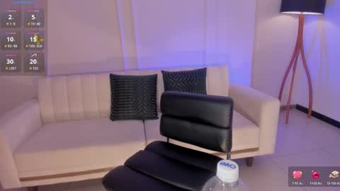 Snapshot of sarawinstone_ chatting on 03/06/25, 11:31 Sara Winstone online show from 03/06/25, 11:31