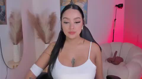 Snapshot of sarawinstone_ chatting on 09/25/25, 01:15 Sara Winstone online show from 09/25/25, 01:15