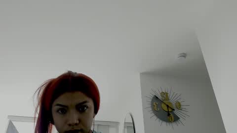 Snapshot of saray2312 chatting on 10/20/25, 08:20 Saray  online show from 10/20/25, 08:20