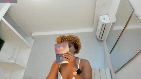 Saray Mardez online show from 10/19/25, 12:17