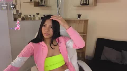  Saray  Say hi in the chat online show from 10/28/25, 12:09