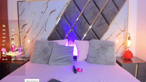 Snapshot of sarayofficial chatting on 11/20/25, 11:04 Saray Lopez online show from 11/20/25, 11:04