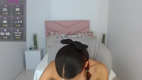 Snapshot of sarayvega_ chatting on 10/03/25, 07:22 Saray Vega online show from 10/03/25, 07:22